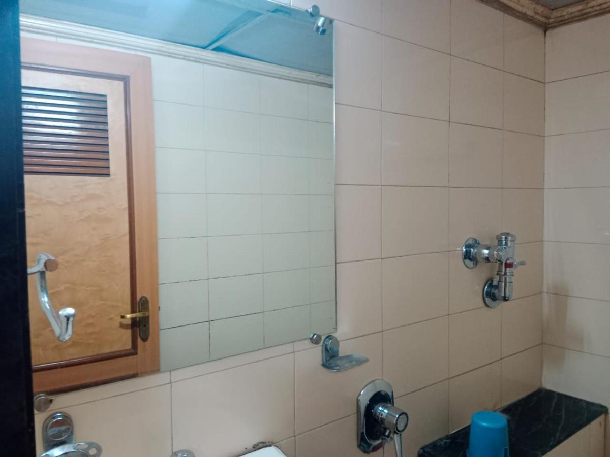 Pooja International Nashik Hotell Exteriör bild