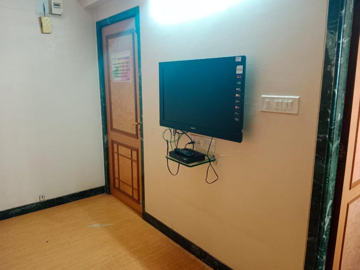Pooja International Nashik Hotell Exteriör bild