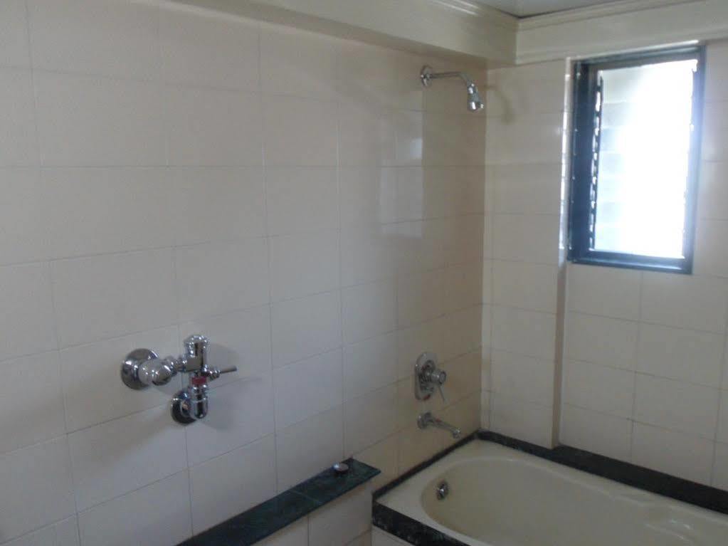 Pooja International Nashik Hotell Exteriör bild