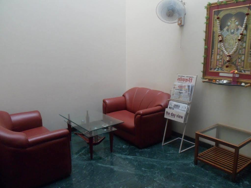 Pooja International Nashik Hotell Exteriör bild