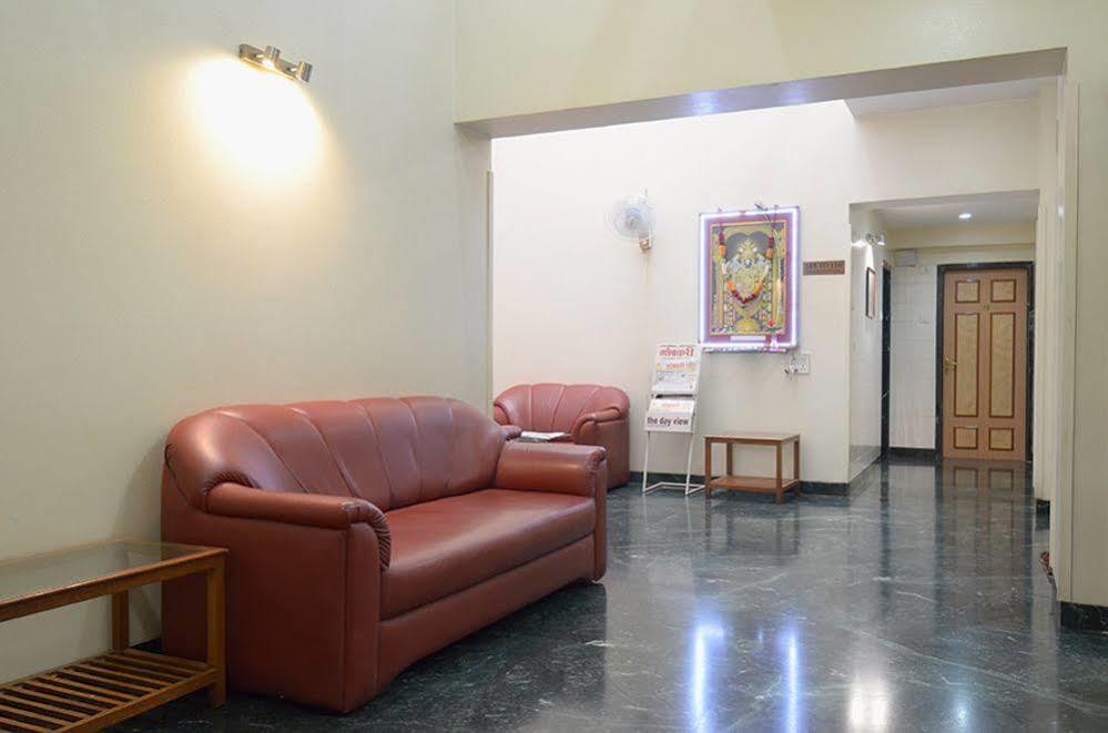 Pooja International Nashik Hotell Exteriör bild