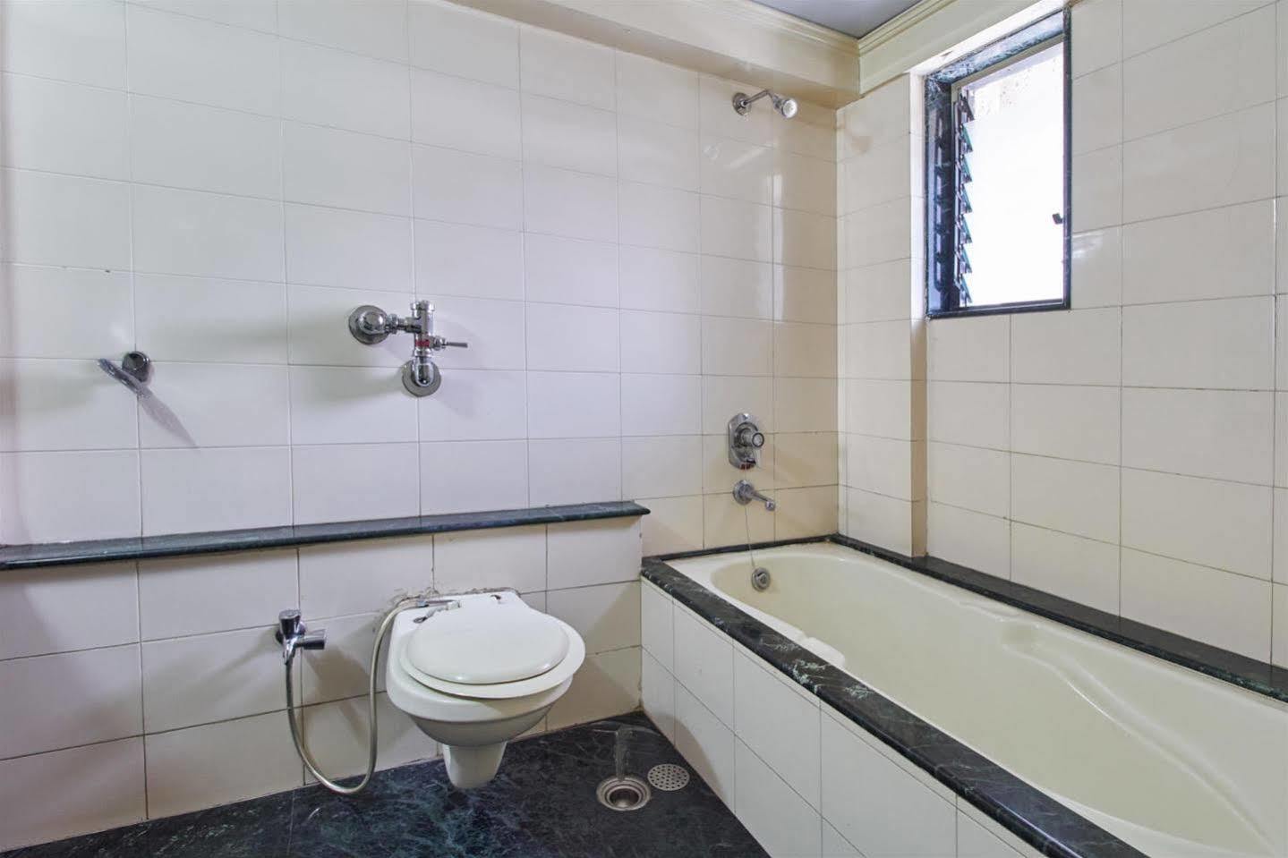 Pooja International Nashik Hotell Exteriör bild